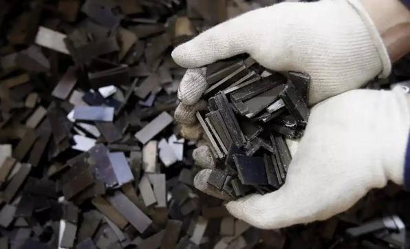 是谁在帮中国堵稀土后门？答案出乎所有人意料。中国对美国禁运关键稀土之后，一个巨大