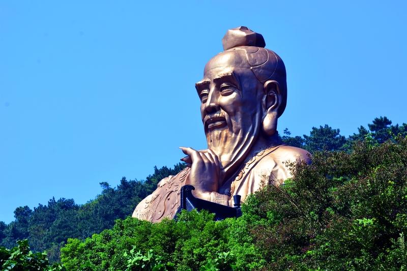 中国历史上著名化学家不少。南北朝的陶弘景堪称“中国古代化学第一人”，被中外学界公