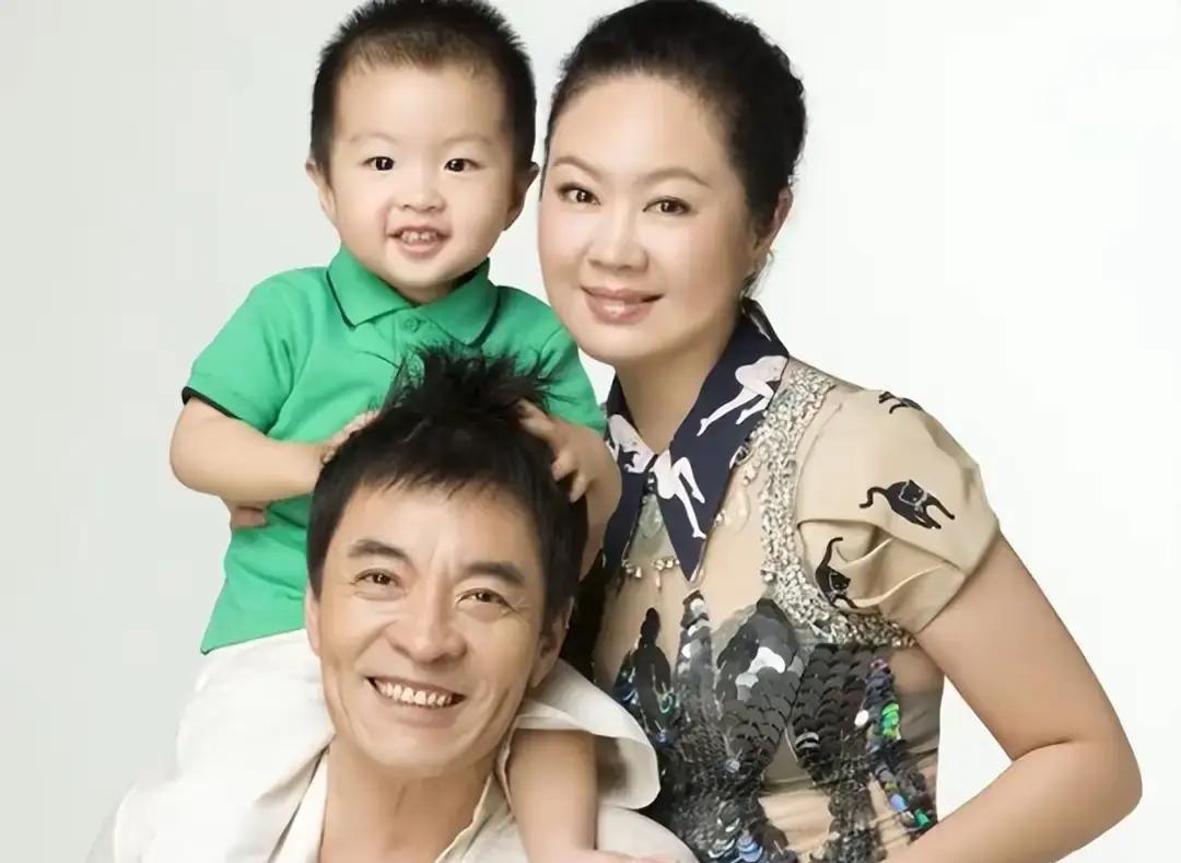 刘威两次被甩，51岁才当爹，如今68岁在剧组生龙活虎。第一次，何晴拍完《风