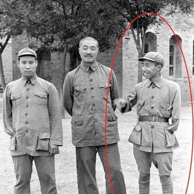 1949年，彭绍辉已经43岁，却还没有成家。身边人看着着急，卫生部长赵德炎就劝他