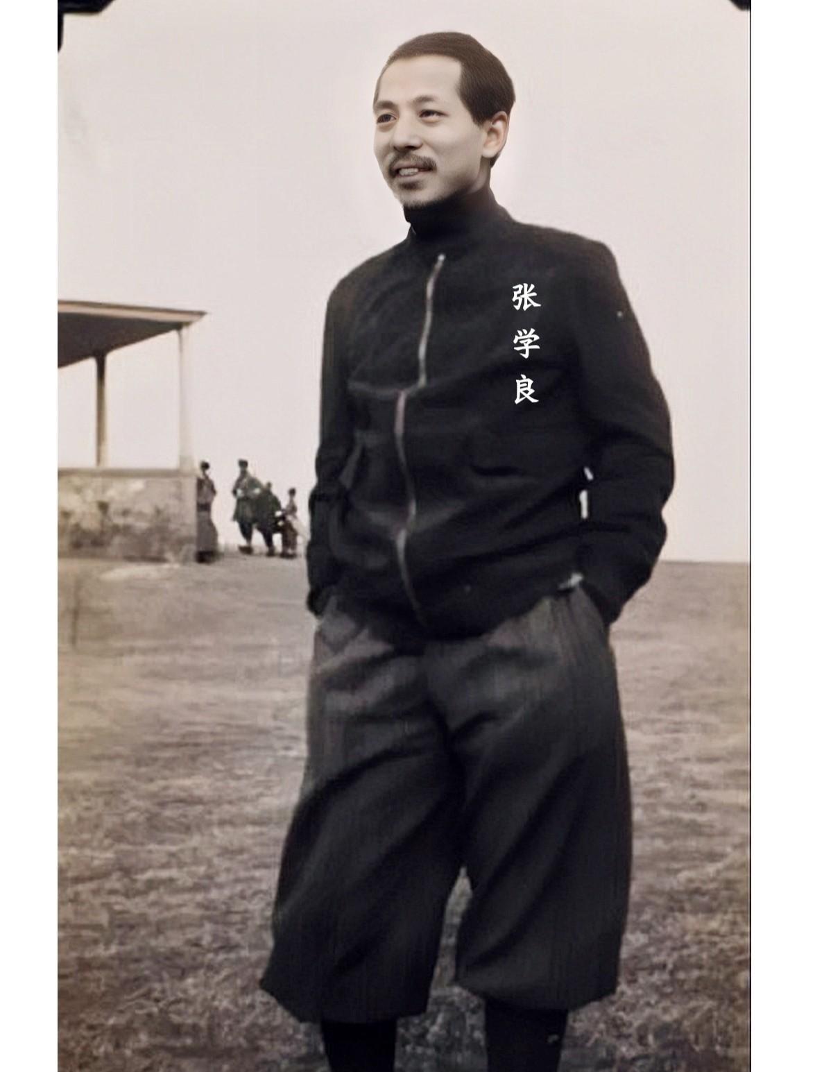 这才是1935年34岁张学良在颐和园的真实样貌，这不是演戏，也并非电视剧里演员，