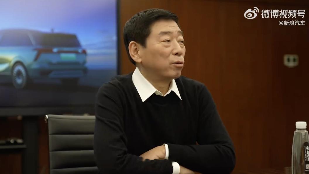 很多顶级车企，品牌本身就是创始人的名字。这不是情怀，而是责任。梅赛德斯-奔驰：B