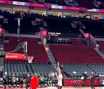 杨瀚森在场上打酱油，克林根全场梦游还占着位置。不是他不行，是机会没给够。NB