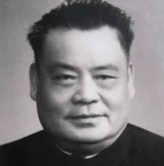 1955授衔大典群星璀璨，无数浴血功臣戴上将星，唯独这位和方志敏齐名的元勋榜上无
