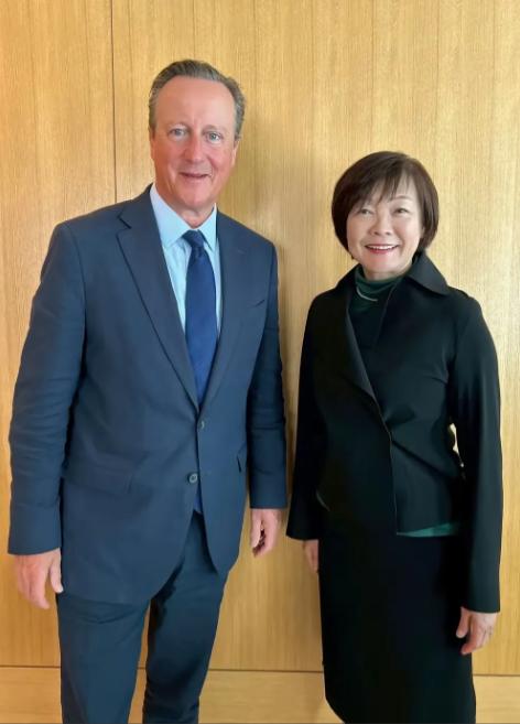 安倍晋三要是泉下有知，估计得气得翻个身——他老婆安倍昭惠在他死后，直接开启了“环