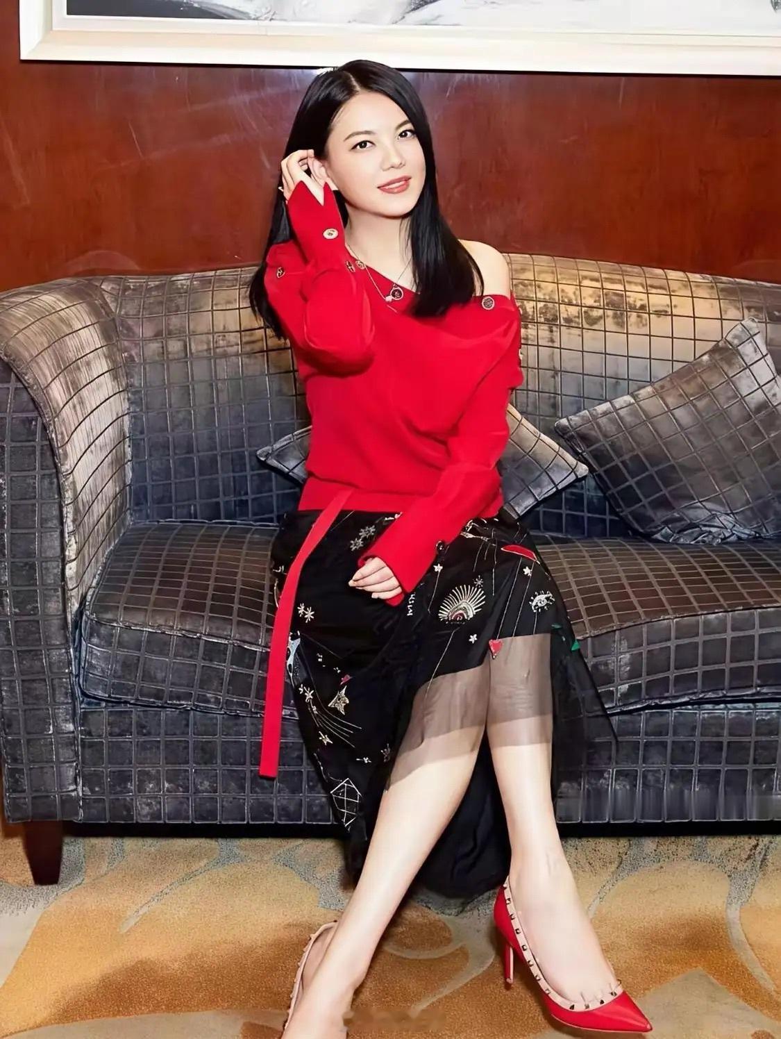 当年也是女神啊，现在是怎么了