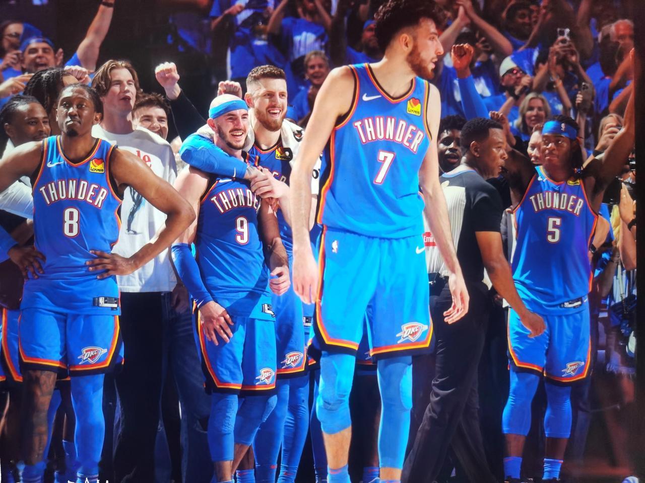 谁能击败这支雷霆？季后赛即将开始，雷霆被普遍认为是最大的夺冠