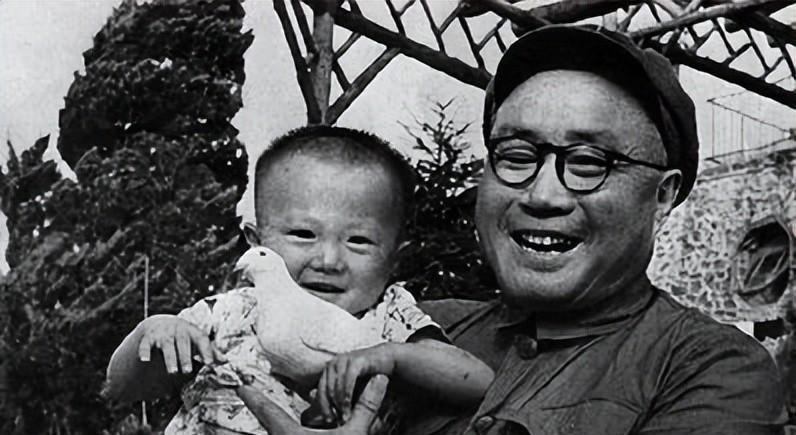 1986年，刘伯承的病情加重，躺在病床上他还是念念不忘女儿被害的事，他对妻子汪荣
