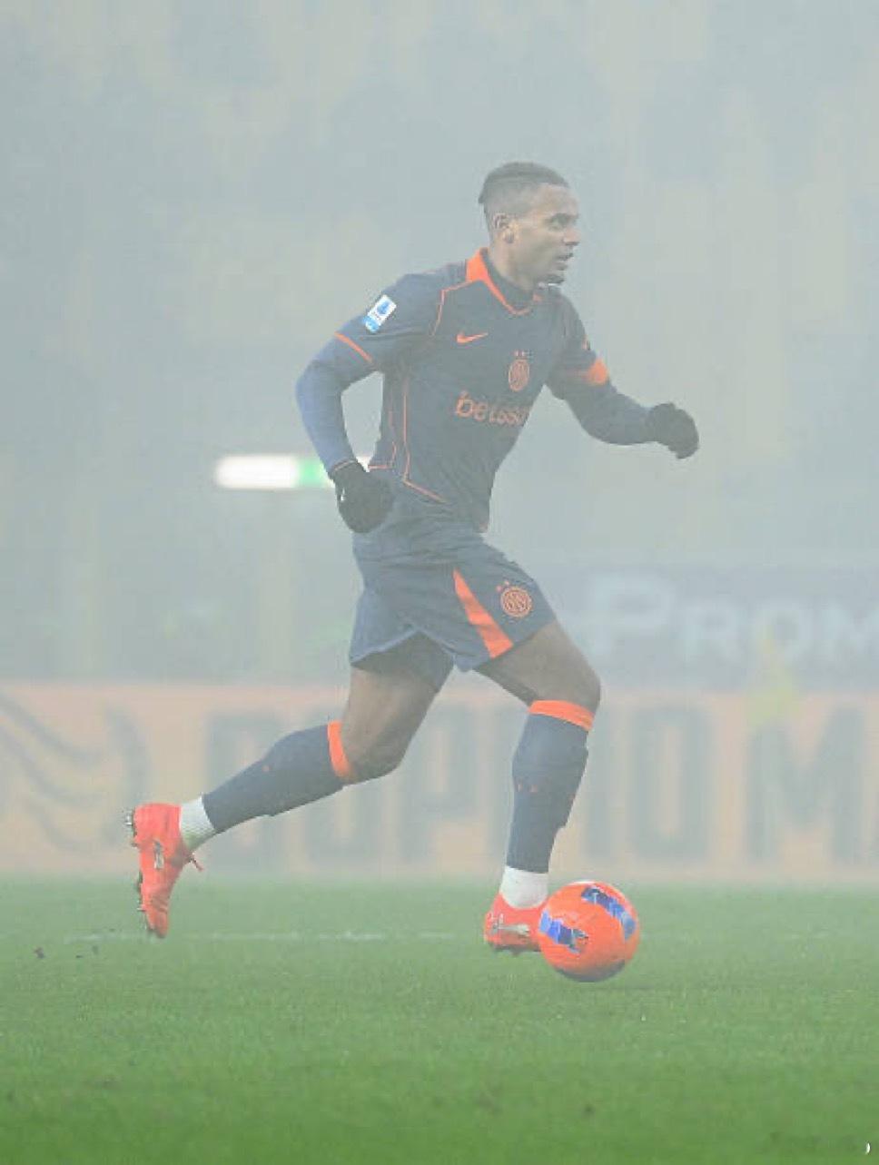 罗马诺：国米对此毫无疑问他们计划在6月份行使1500W的买断条款买断阿坎吉国际