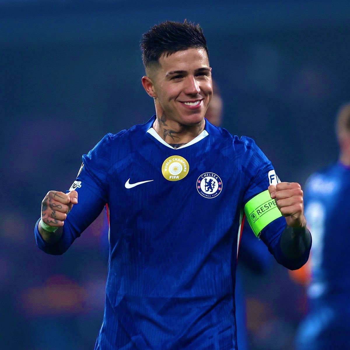 马卡：皇马想要恩佐，但前提是必须满足他们的条件，俱乐部不会支付超过1亿欧。如果切