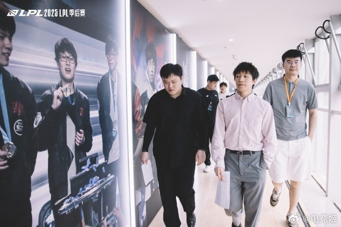 JDG渐入佳境，反而WBG凌乱不堪​​​​感觉JDG保持这状态有大概率拿下WB