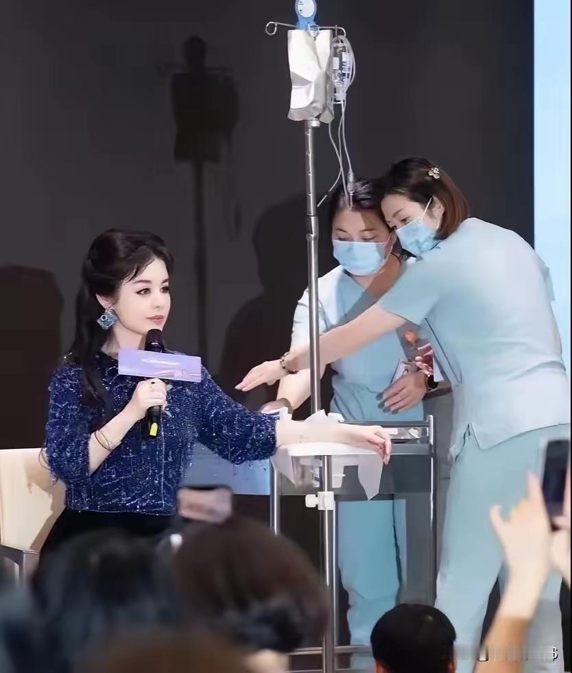 看来虞美人不是在吹牛，她的长生秘方已经很成熟了，结合当下明星突然集体还春，人类轻