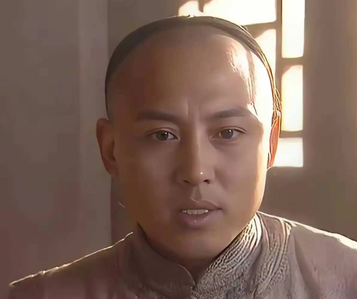 论发型的重要性，同一个人，一个沧桑，一个帅气。