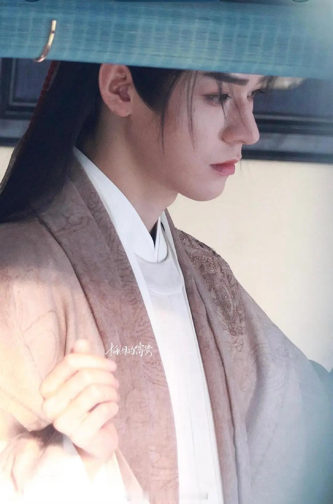 龚俊《豹隐南山》第一天路透来了真玦世美人来了，龚俊古装气质是真好啊，期待闻玦拍摄