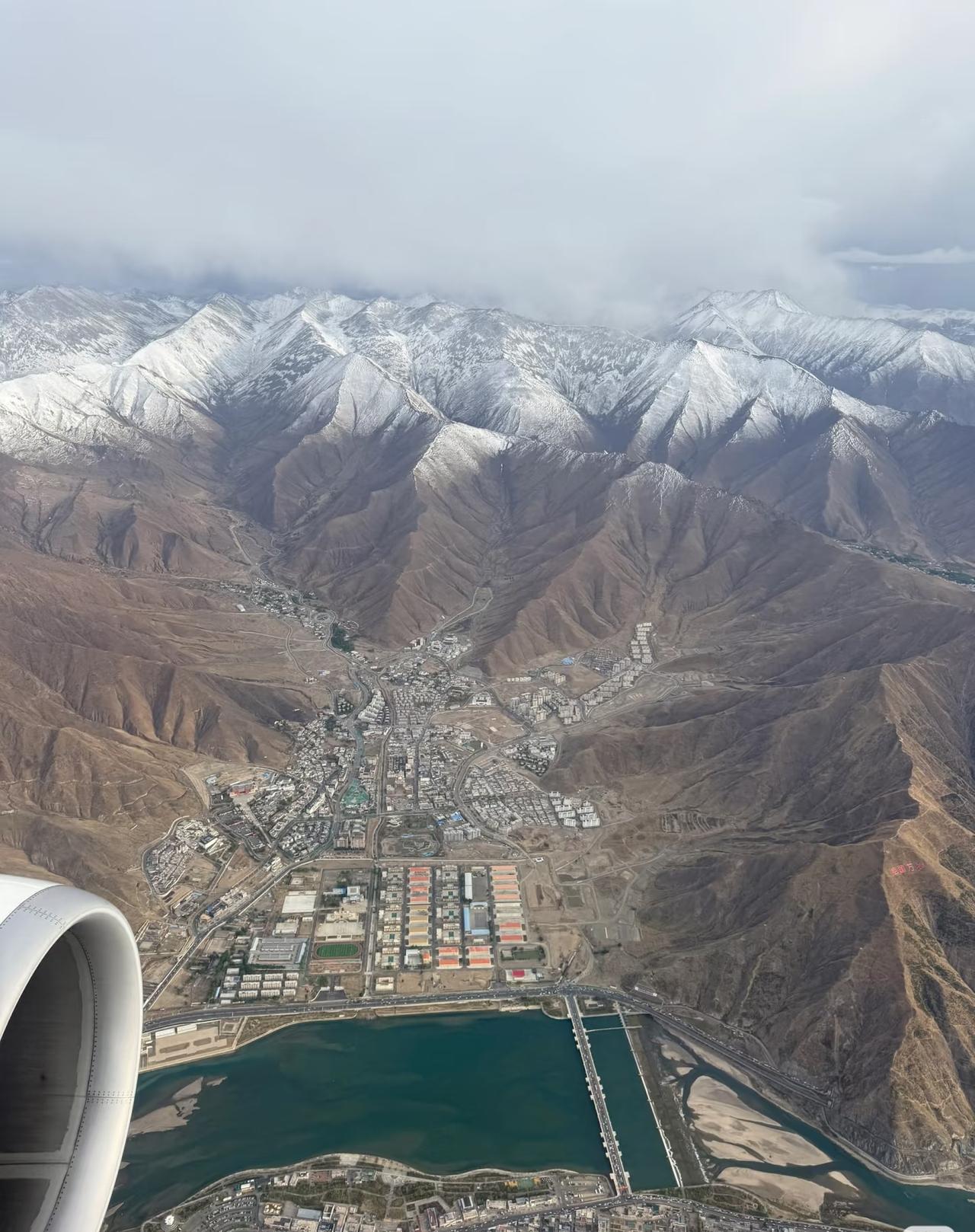 用一张图证明你来过拉萨有个问题，拉萨和西宁哪个大呢？即谁是青藏第一城[笑着哭][笑
