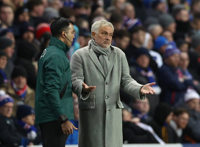 当被问及皇家马德里时，何塞·穆里尼奥说：“我的下一个目标是带领本菲卡晋级欧冠联赛