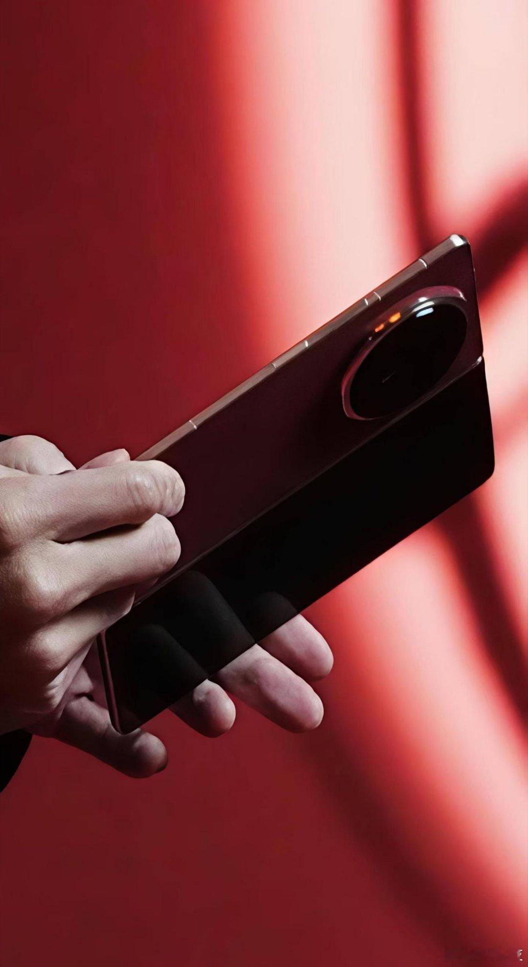 折叠屏不如看荣耀MagicV6和OPPOFindN6，都相当有料多的不能说