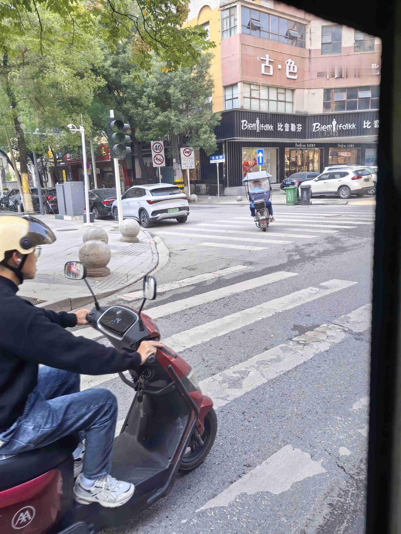 带定位晒今日生活2024年11月10日，在黄石的我状态轻松愉快。今天这儿天气超