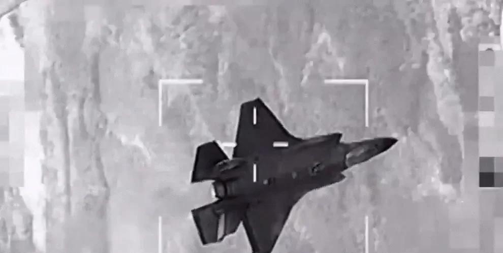 果然是“五代机以下最强”，法国阵风战斗机“击落”F-35A战斗机！看图1，演习