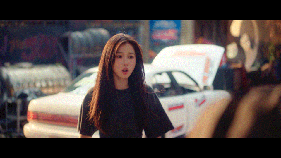 虞书欣台偶女主的明媚感姜暮直球追爱太飒了！睁着大眼睛不害羞，撩拨靳朝的操作自然