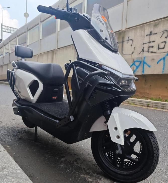 4千-2万！雅迪这3款电动车怎么选？看完不踩坑✅雅迪新出的三款电动车，价格从