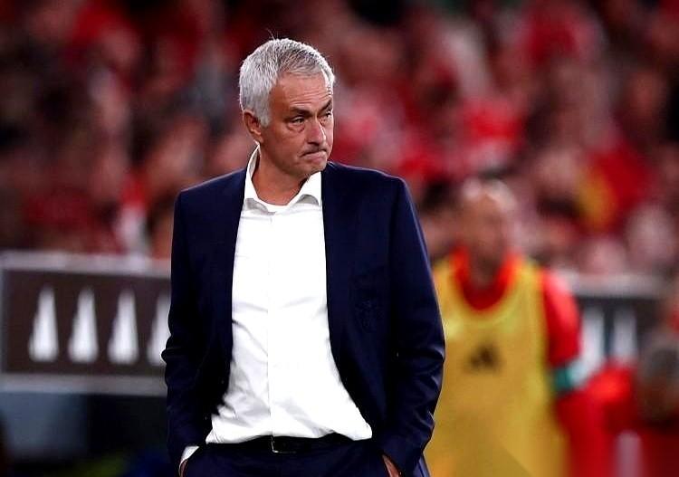 有的人活着，就是为了这种时刻。这个周六，整个里斯本的空气估计都是绷紧的。穆里