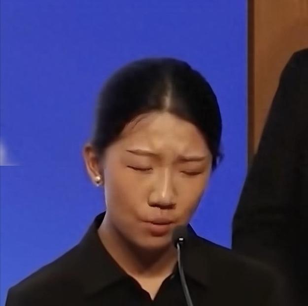 谁授权你替十四亿中国人低头下跪？这事儿一出，全网都炸了。巴以冲突打到现在，加