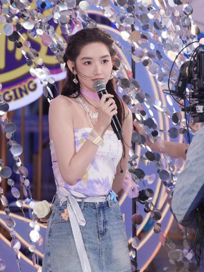 这次是真的歌手王玉雯上线了这次是真的歌手王玉雯上线了！之前的《全是爱》rap零