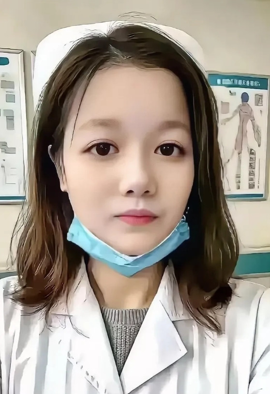 董小姐真正的苦难才真正的开始。很多人说董小姐的家庭是世家阀门，我倒是觉得有些夸大