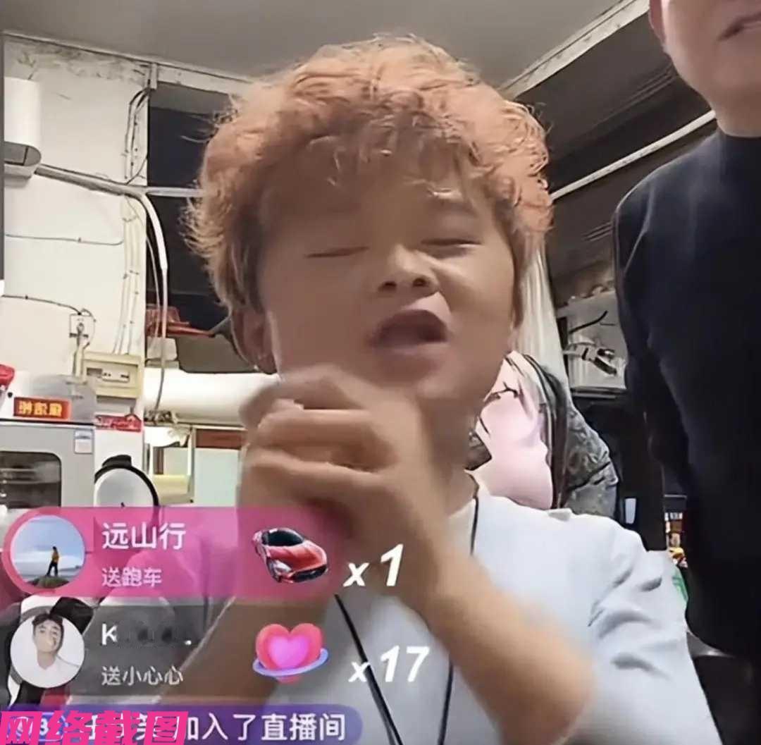江西吉安的范小勤，因小时候被人看见其样貌，和阿里老板马云有七八分的相似，而让他的
