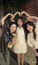 爱情公寓女主合体梦回青春救命！这同框也太好哭了吧！当年剧里吵吵闹闹的三姐妹，现