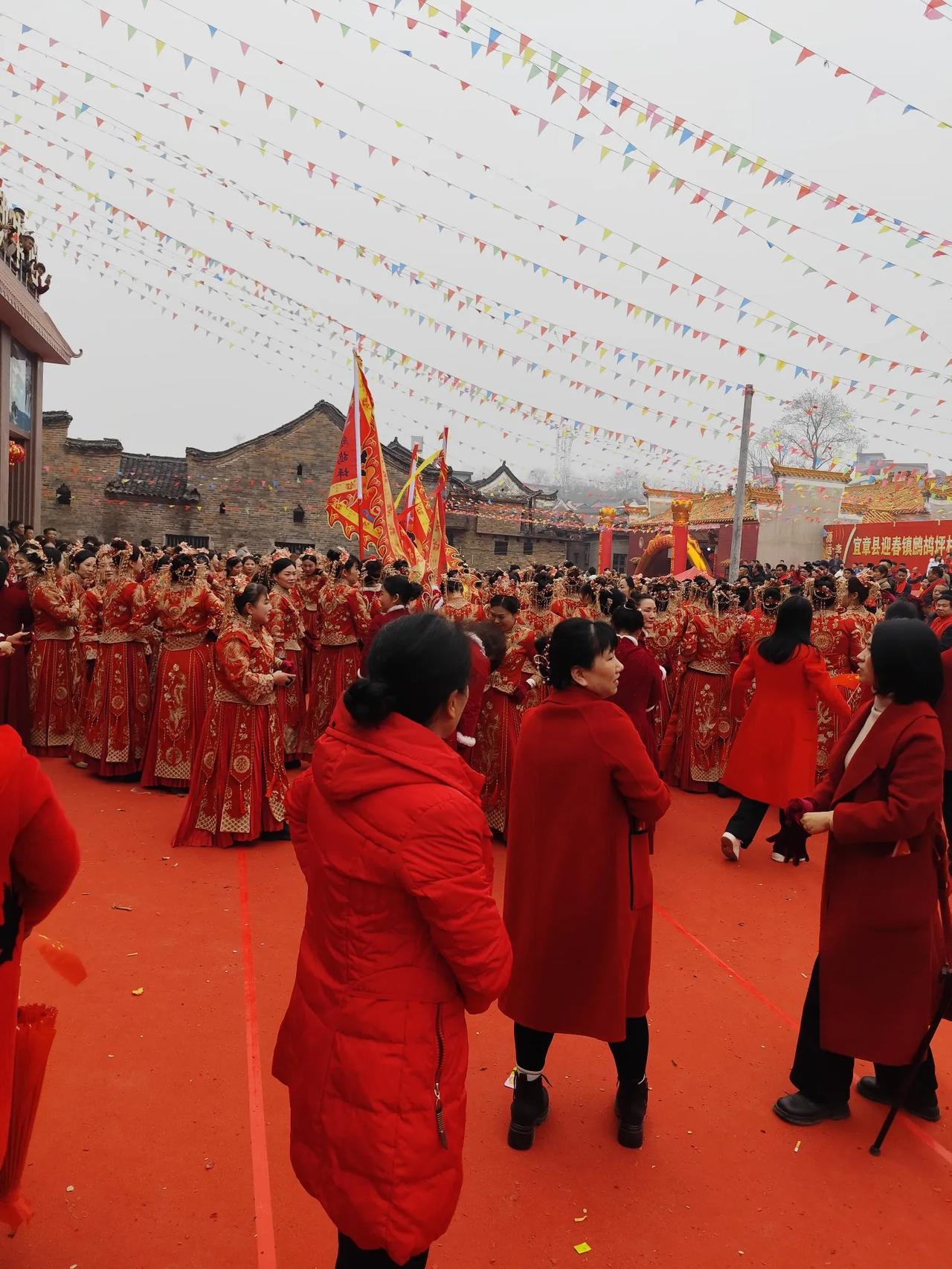 我们村新建了祠堂，花了50万办席请女姑回来参加庆典，一看上的礼金，我差点晕倒！