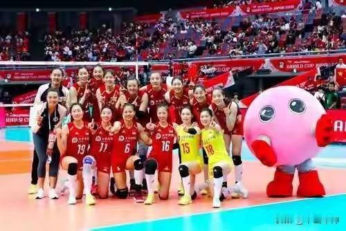 随着最近一段时间袁心玥、张常宁、郑益昕三将退役，中国女排现在还打球的世界冠军只还