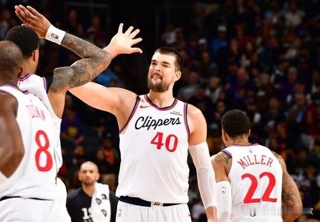 24分狂胜太阳！快船近21战17胜同期联盟第一祖巴茨创纪录快船主场117-