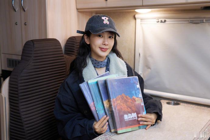 杨紫很开心一路同行杨紫很开心一路同行！《生命树》拍摄的过程有很多值得纪念的呀，我