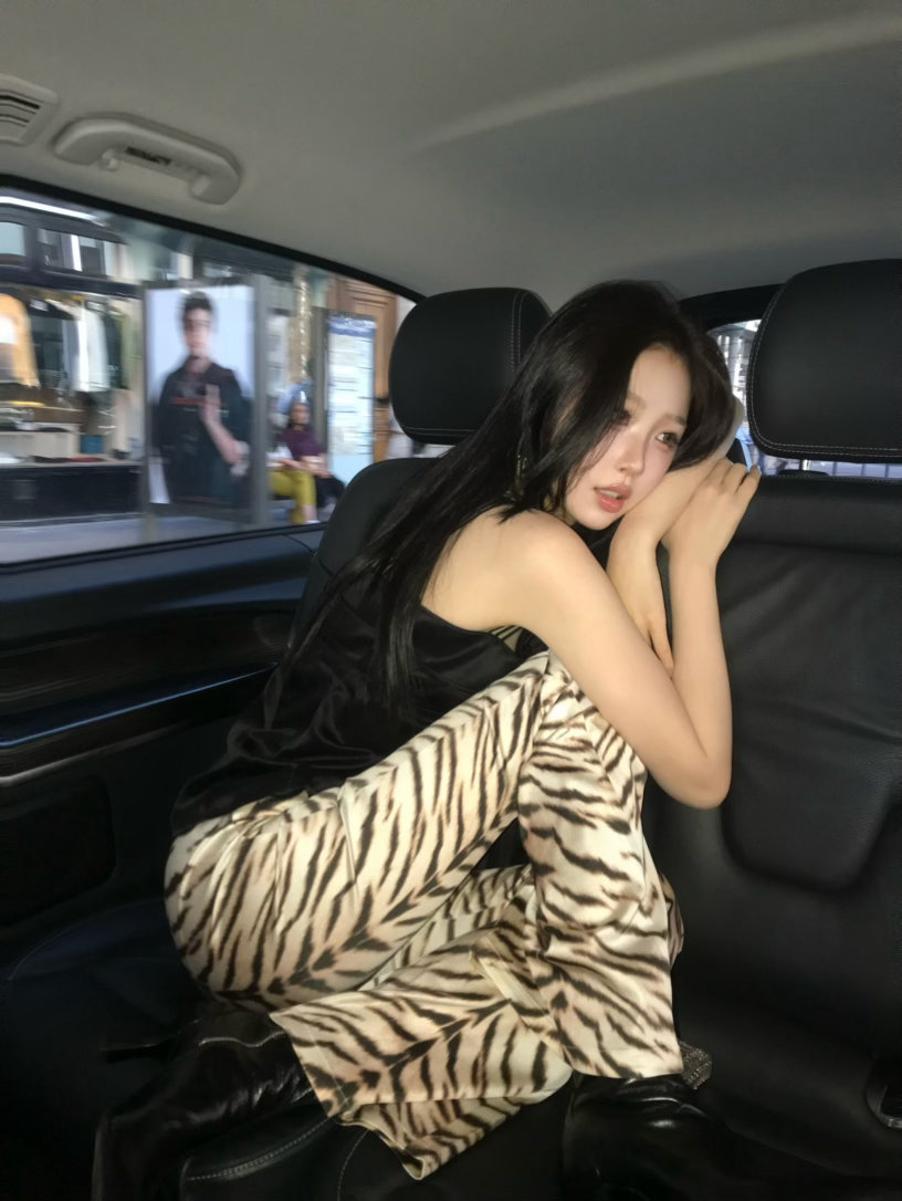 虞书欣黑银眼妆虞书欣虞书欣虞书欣