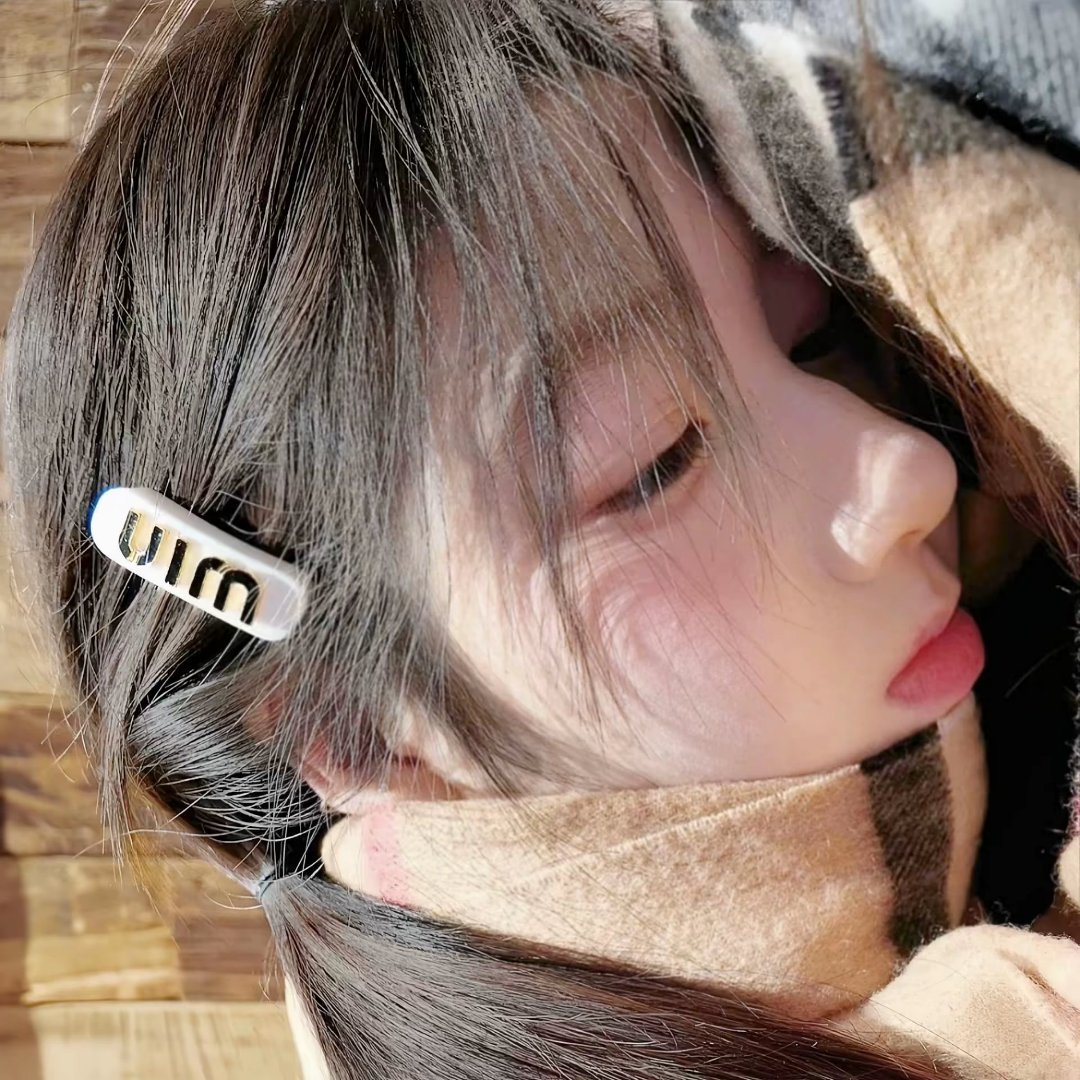 𝑾𝒆𝑪𝒉𝒂𝒕女头推荐｜高清｜ins风｜真人女头｜小众我很努力的去挽