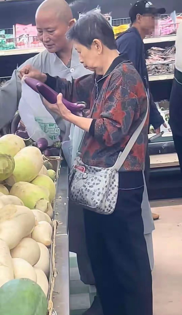 李娜陪母亲美国买菜​​​