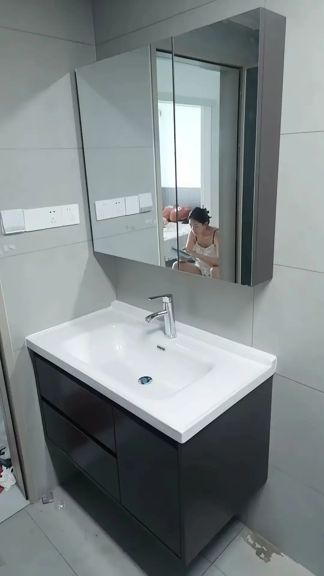 她是谁的老婆？挺好看的