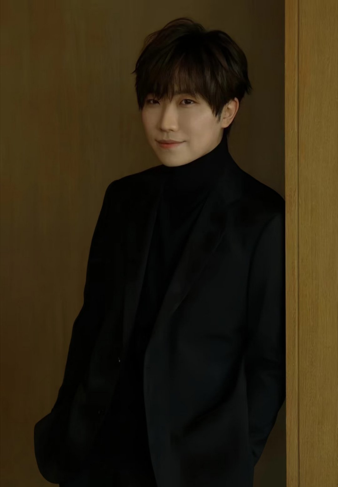 徐良方致歉声明3月27日徐良深圳演唱会，《后会无期》字幕漏标汪苏泷署名，而当晚汪