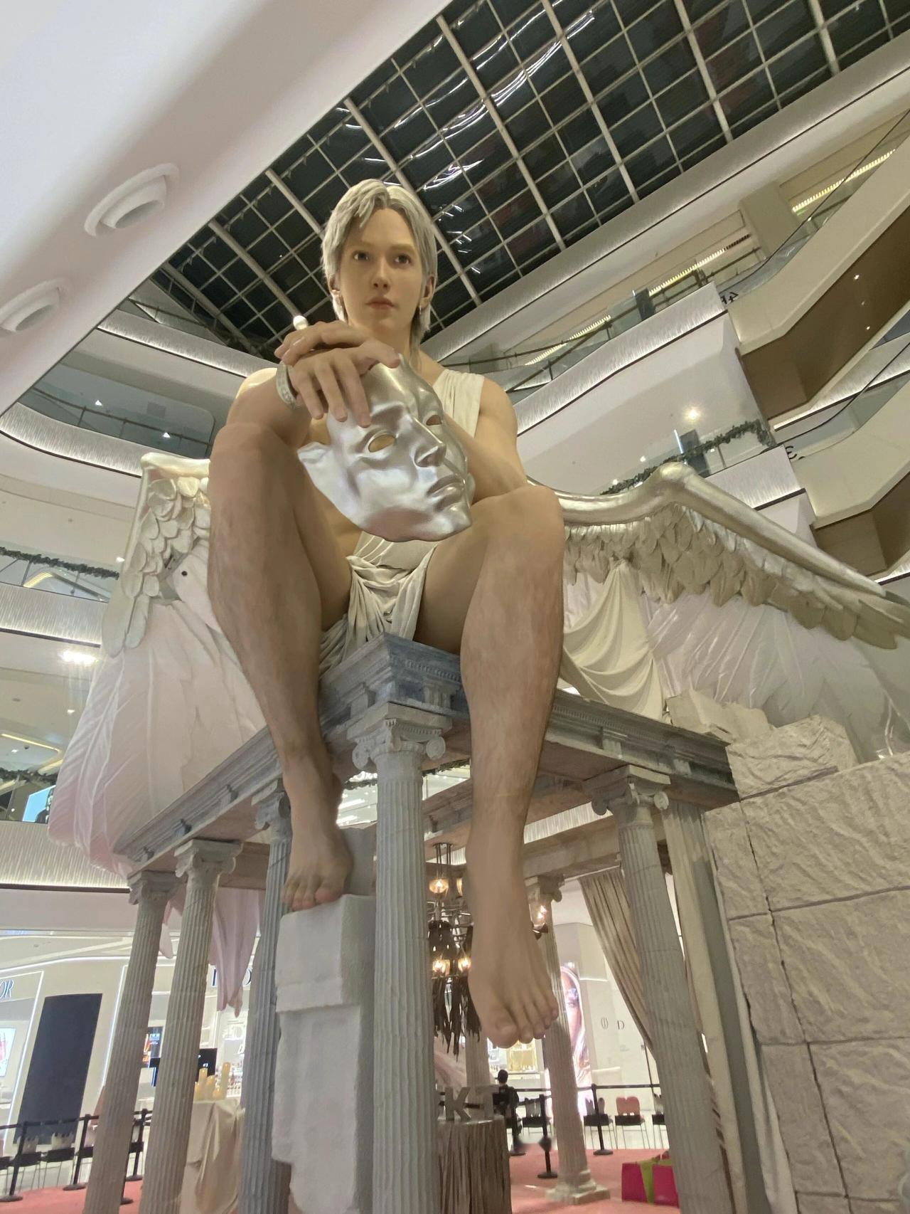 天使，男的，女的？我也没看出来天使