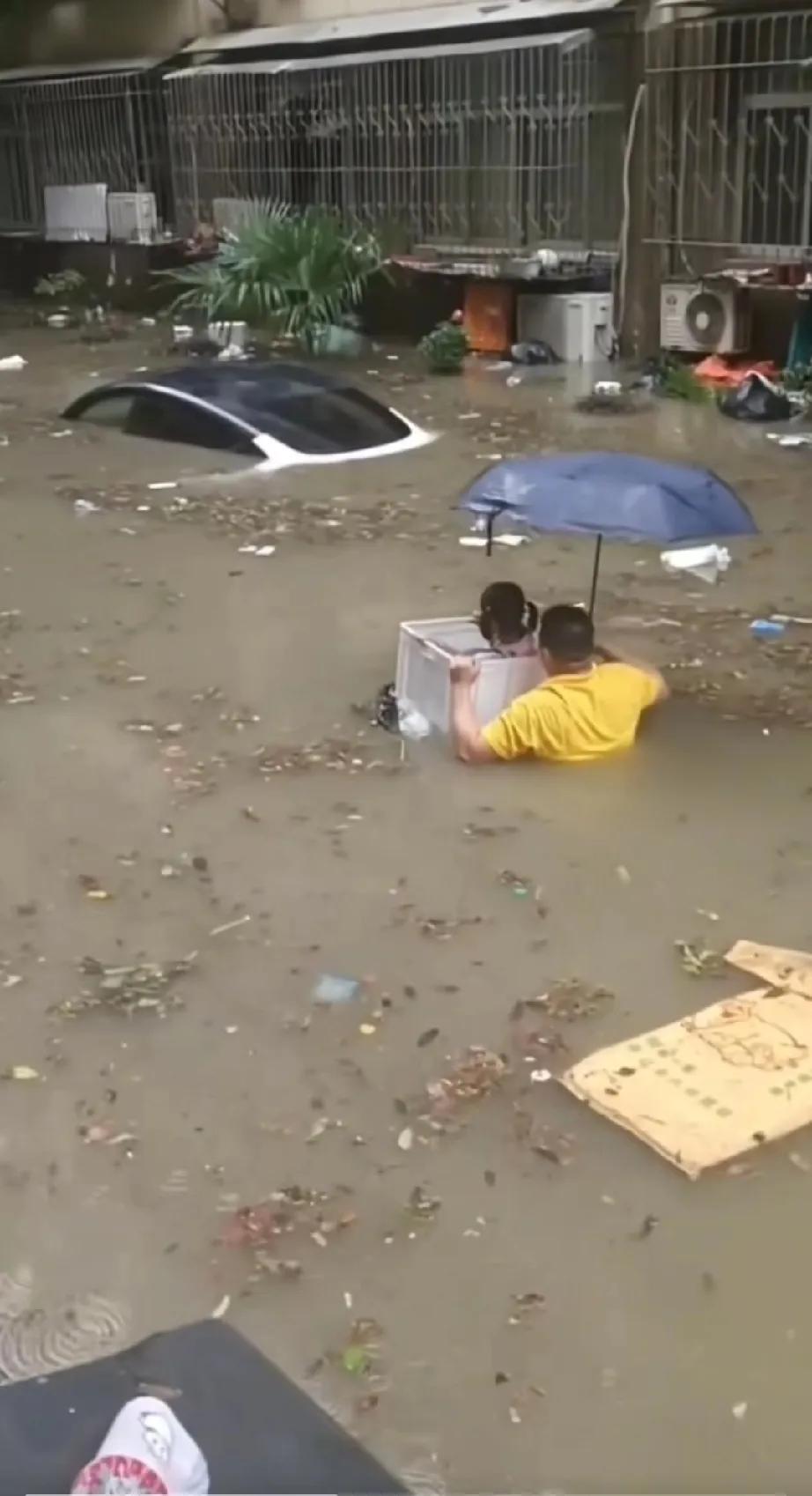 关于这次大暴雨淹城本来打算一条都不发的，没有意思，每年暴雨灌城都成常态了，总有那