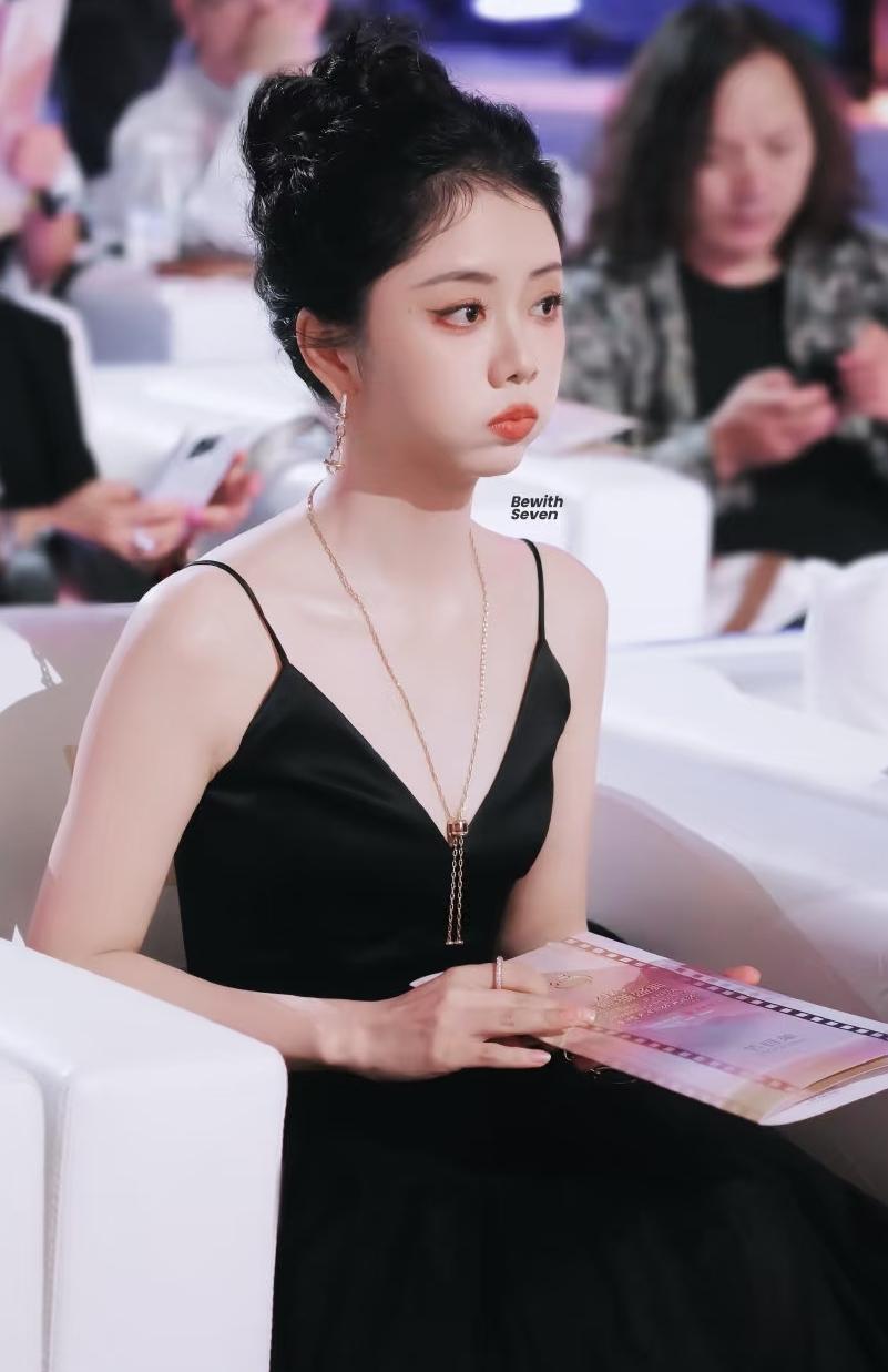 闺蜜是健身教练，​她和我说了个真相，​像谭松韵这种35岁突然瘦下来，主要原因