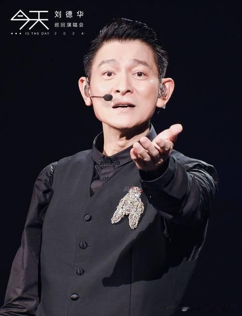 全运会华仔唱《中国人》燃爆全场！网友催演唱会催到疯全运会开幕式上刘德华一开