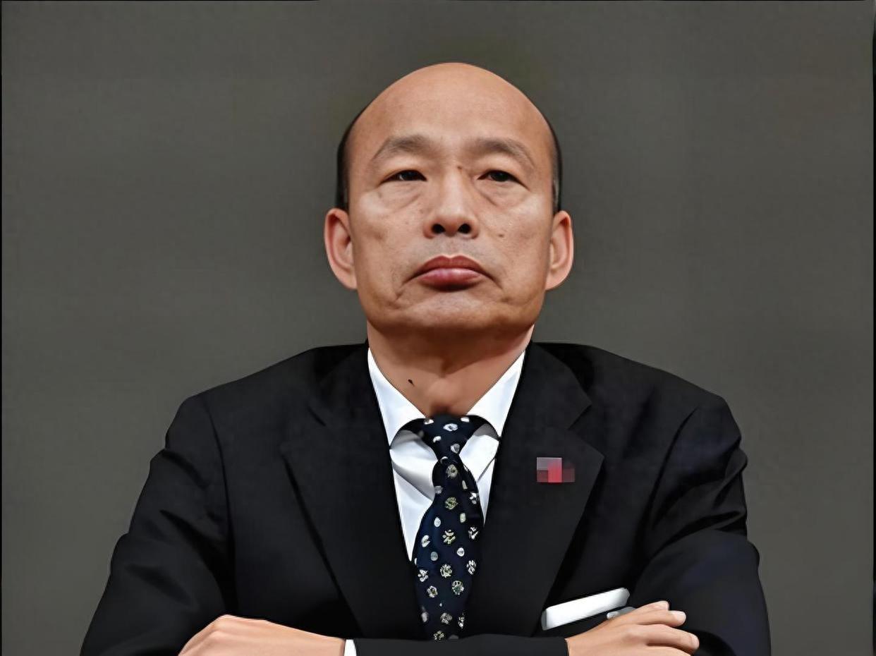 韩国瑜和卓荣泰这回杠上了！ 8月17日，台行政机构撂下一句话：台立法机构三读