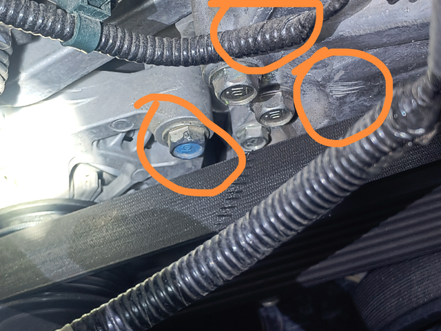 11代思域劲动版最近有空看了一下发动机遇到几个问题，请问阁下，这是什么情况？