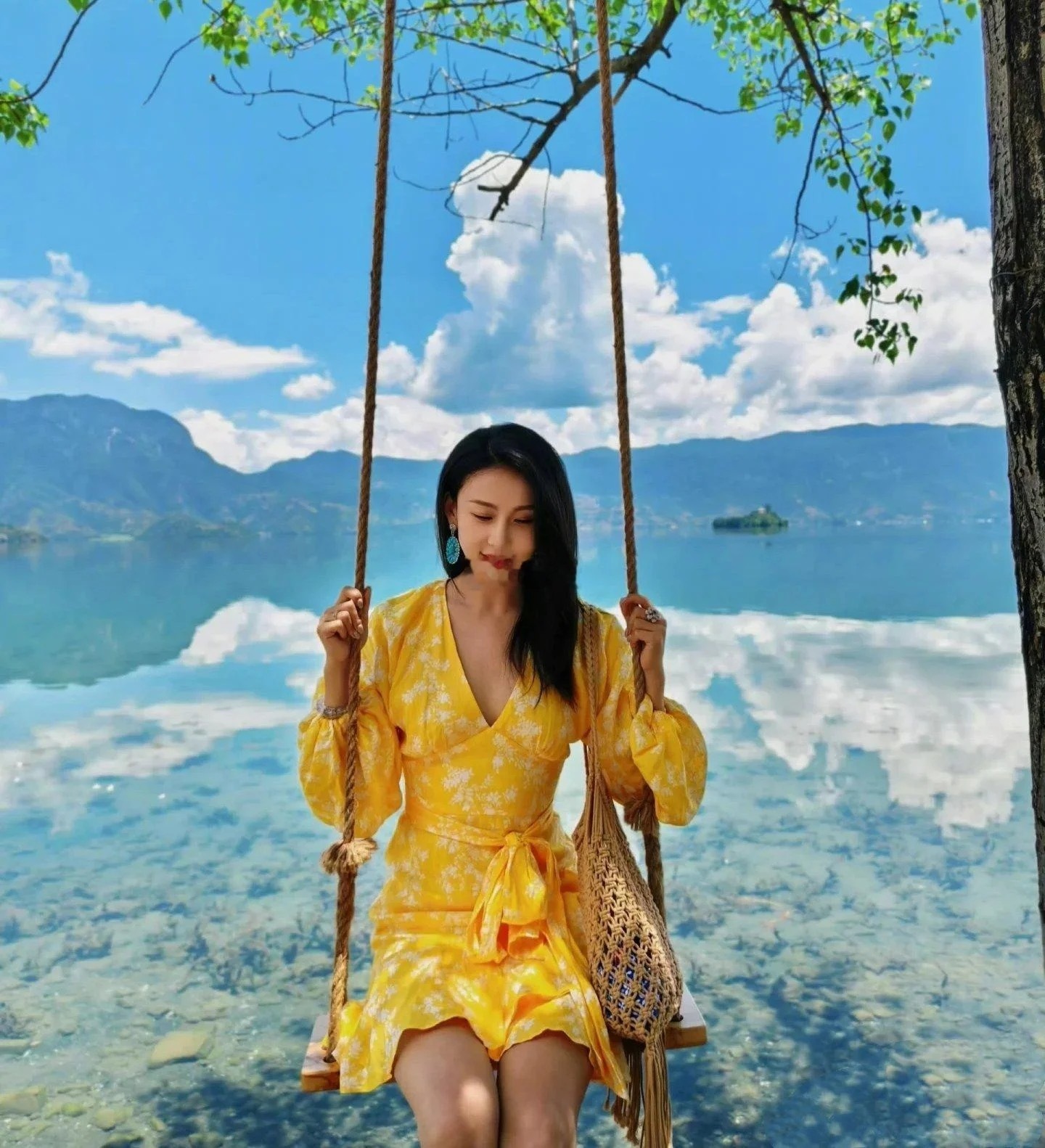 如果当时不是因为私生活太混乱，现在早就是娱乐圈一姐了，其他人都要靠边站…​​​