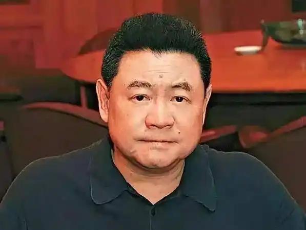 1998年，刘銮雄开发楼盘时，惹怒了14K教父胡须勇，他找到胡须勇解释，没