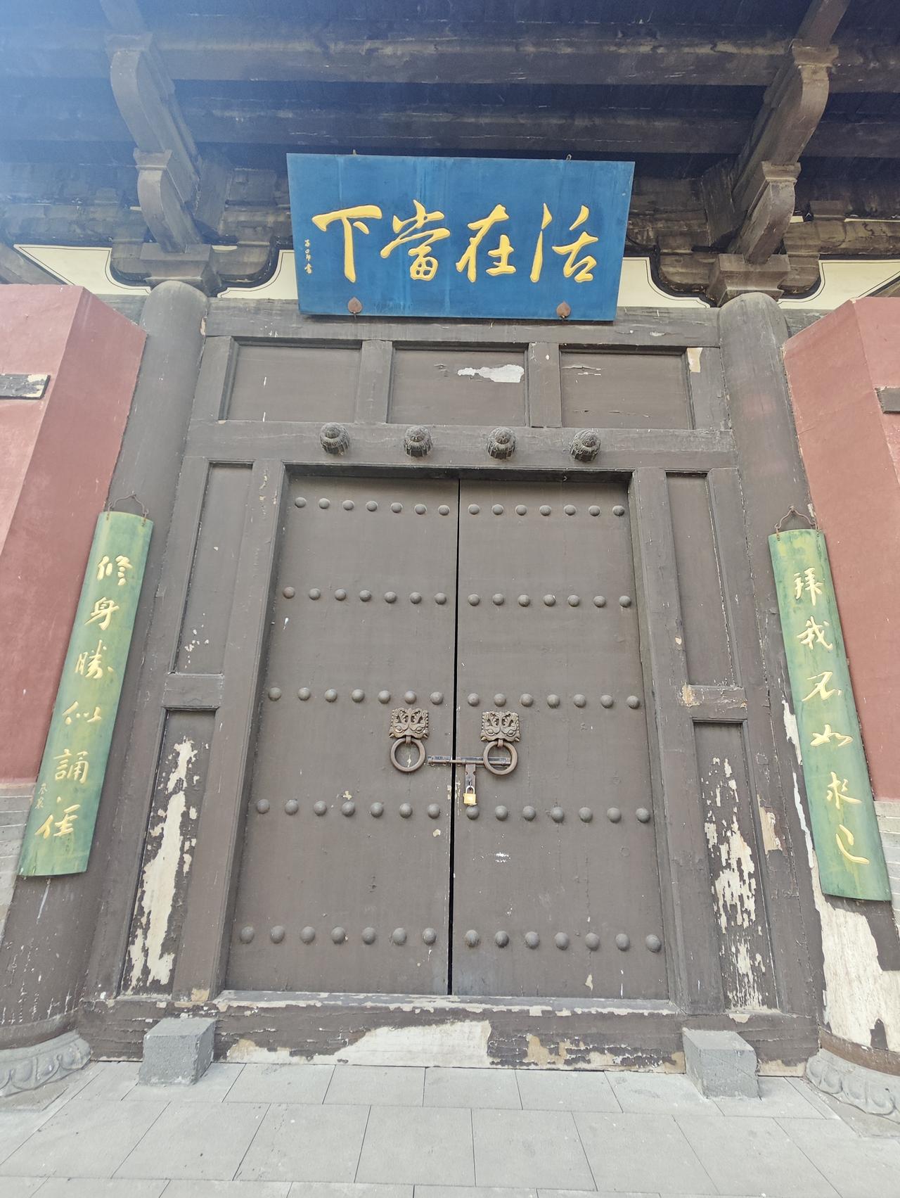 佛说“活在当下”来到大同，没有去云冈石窟的计划，老婆说来都来了，不去有些遗憾