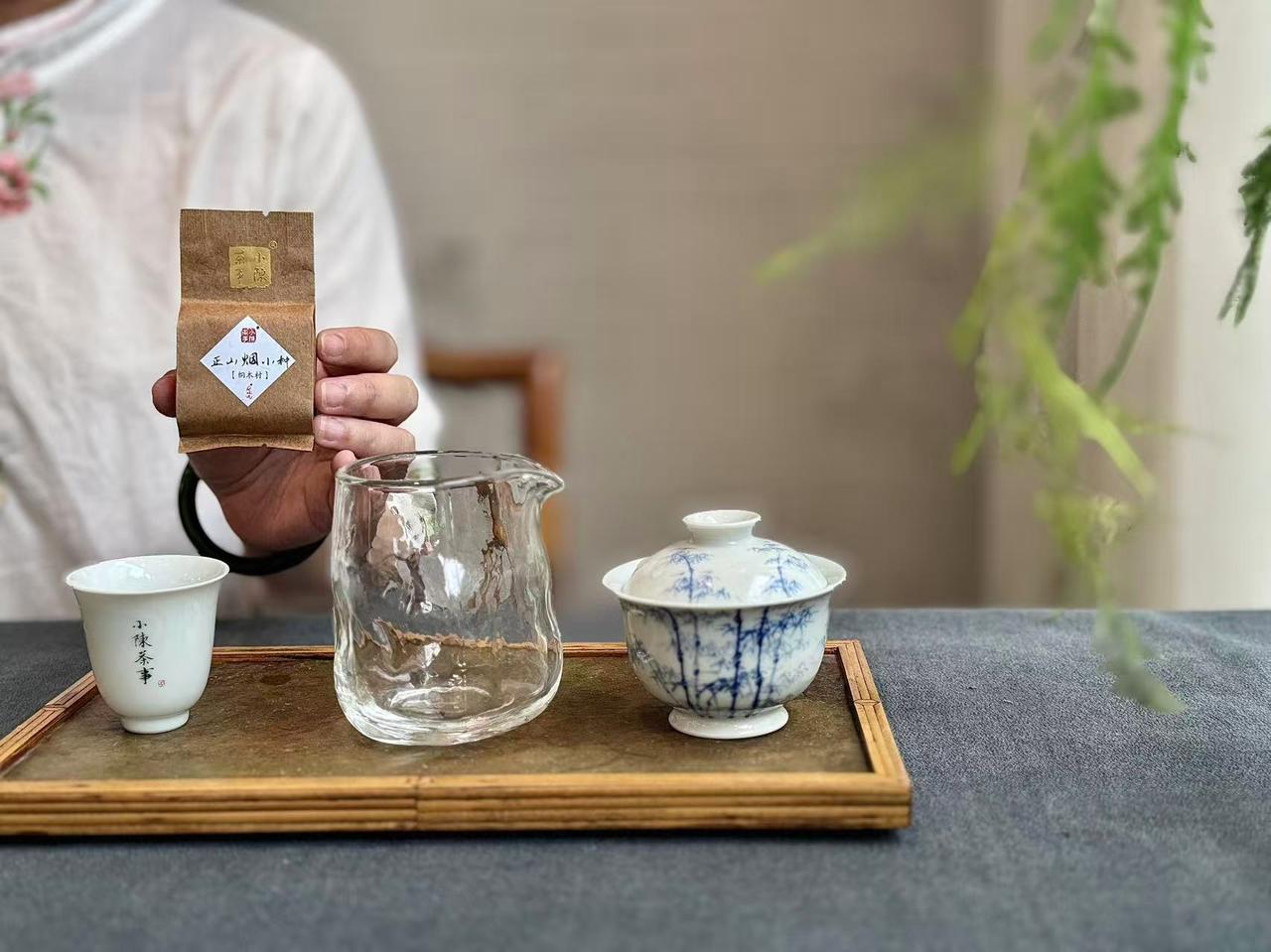 茶贩子不敢说的9大内幕①新手别碰私房茶。私房茶的水很深，比如普洱茶的名山名寨